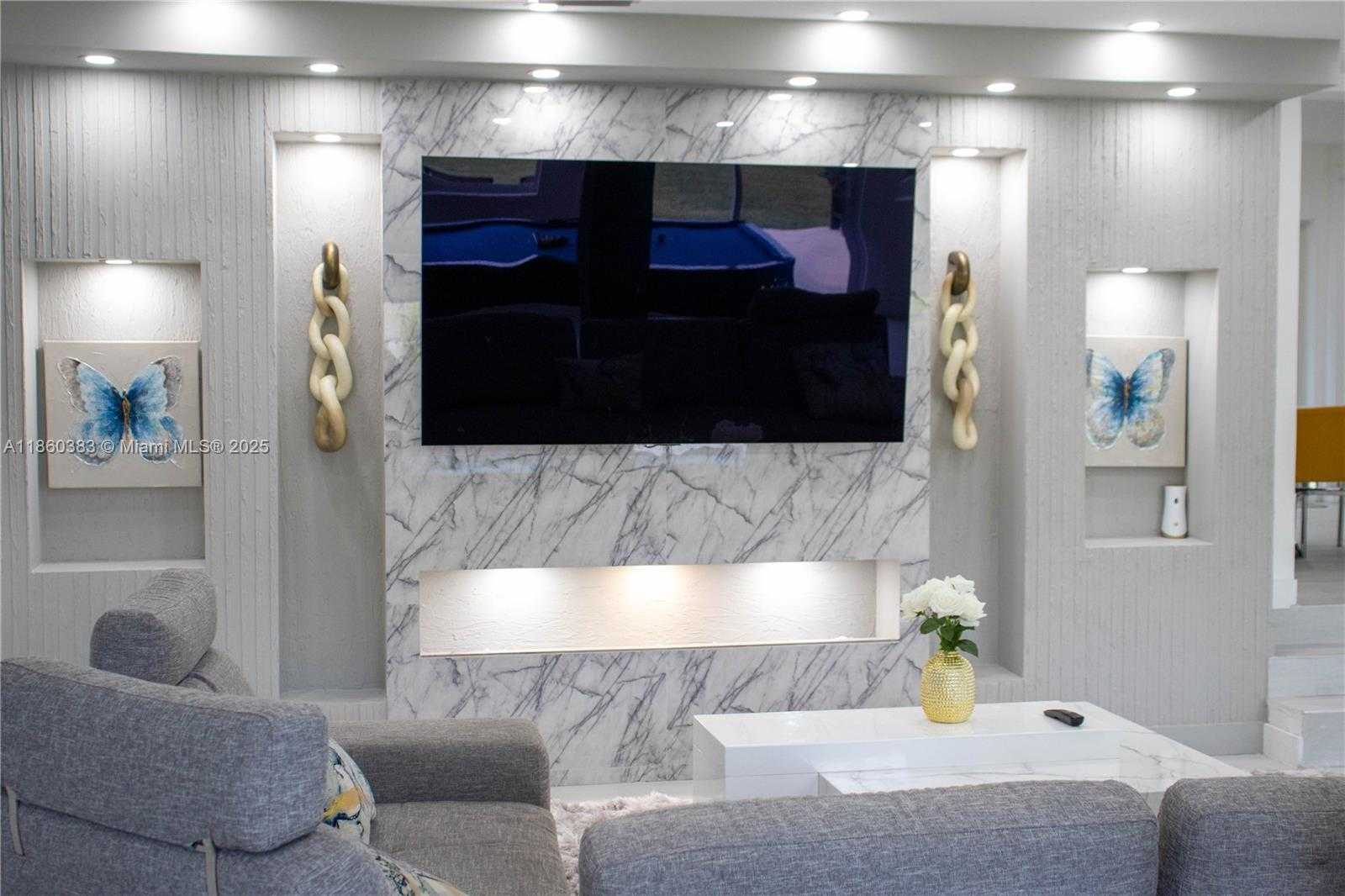 Small Image of 295 NORTH EAST 150TH ST, Miami Number 14