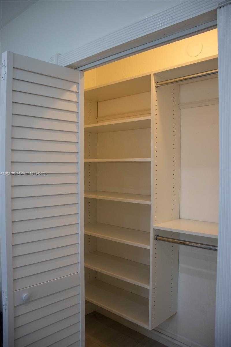 Small Image of 295 NORTH EAST 150TH ST, Miami Number 32