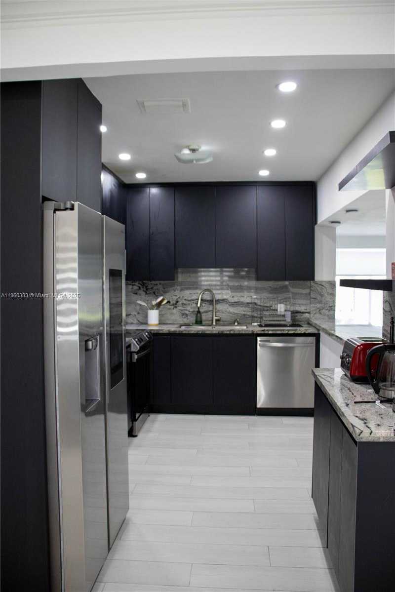 Small Image of 295 NORTH EAST 150TH ST, Miami Number 34