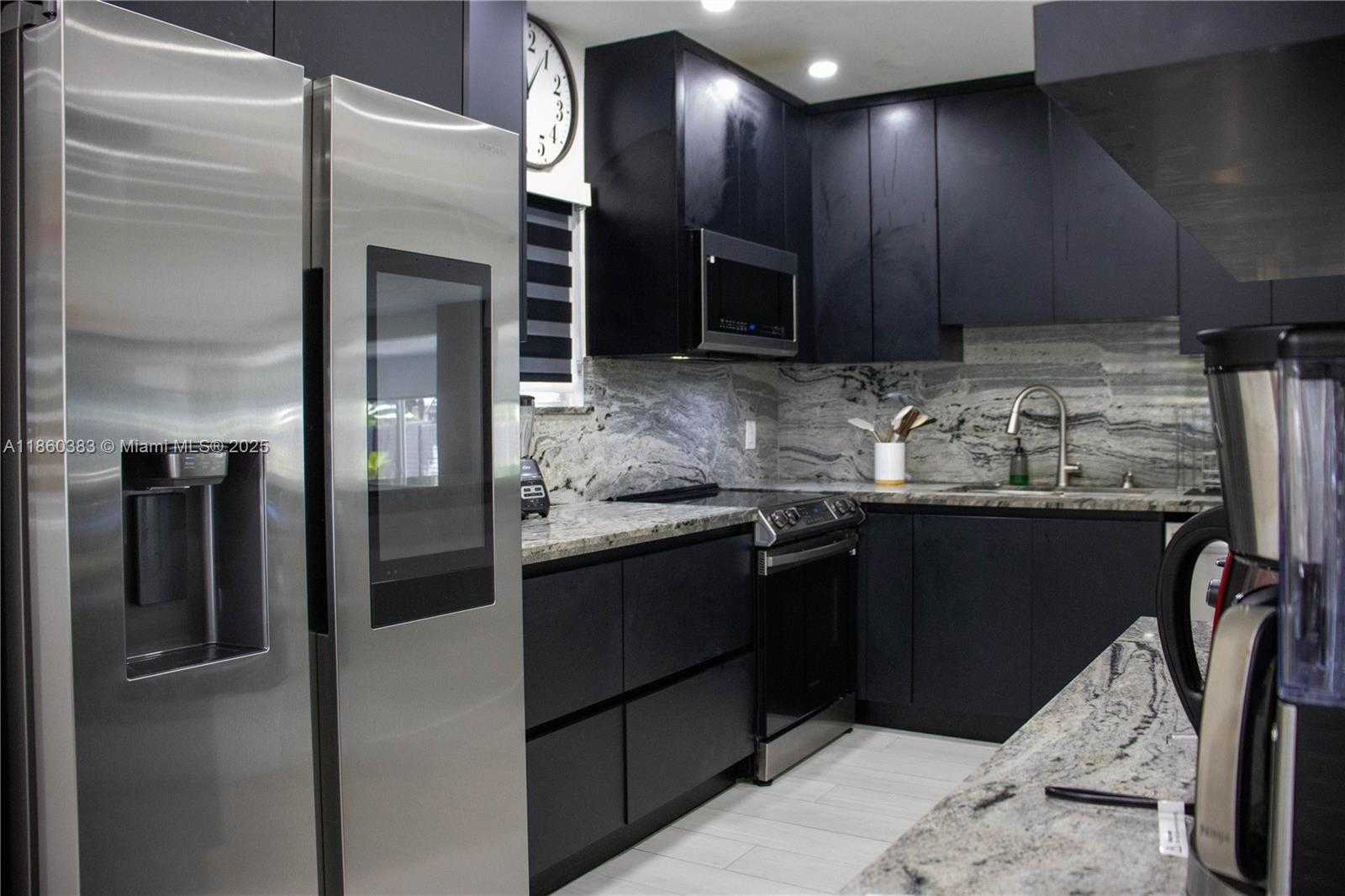 Small Image of 295 NORTH EAST 150TH ST, Miami Number 35