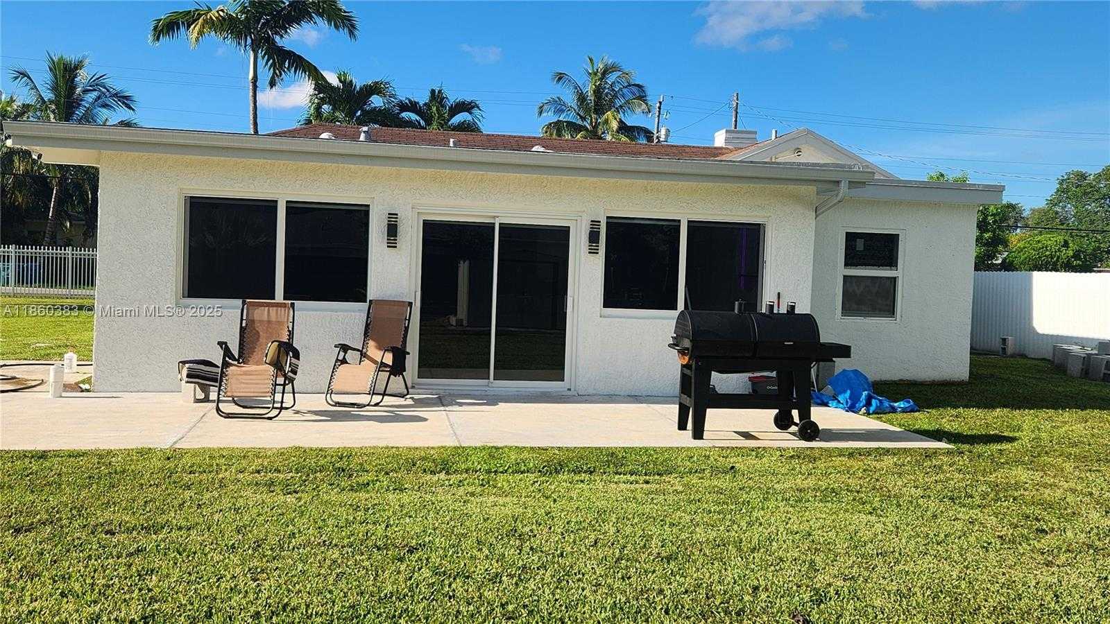 Small Image of 295 NORTH EAST 150TH ST, Miami Number 6