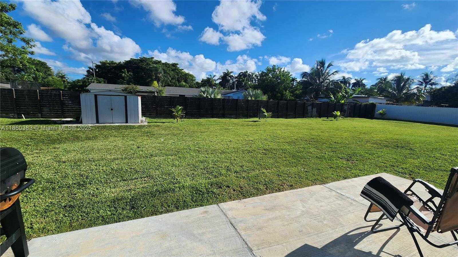 Small Image of 295 NORTH EAST 150TH ST, Miami Number 7