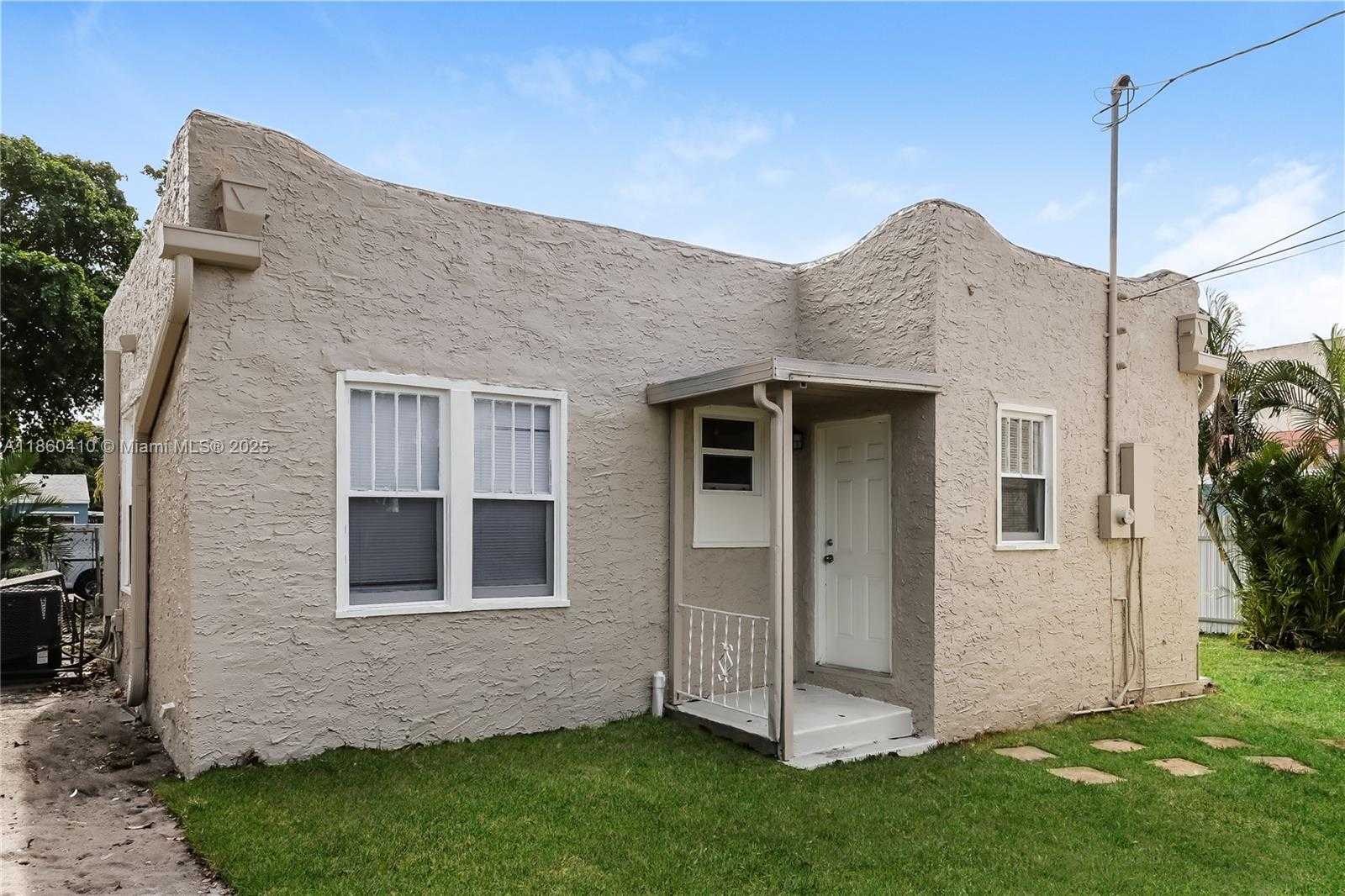 Small Image of 523 PLYMOUTH RD, West Palm Beach Number 16