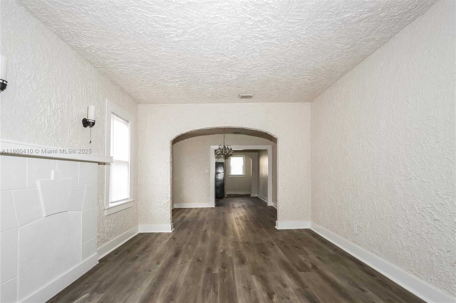Small Image of 523 PLYMOUTH RD, West Palm Beach Number 4