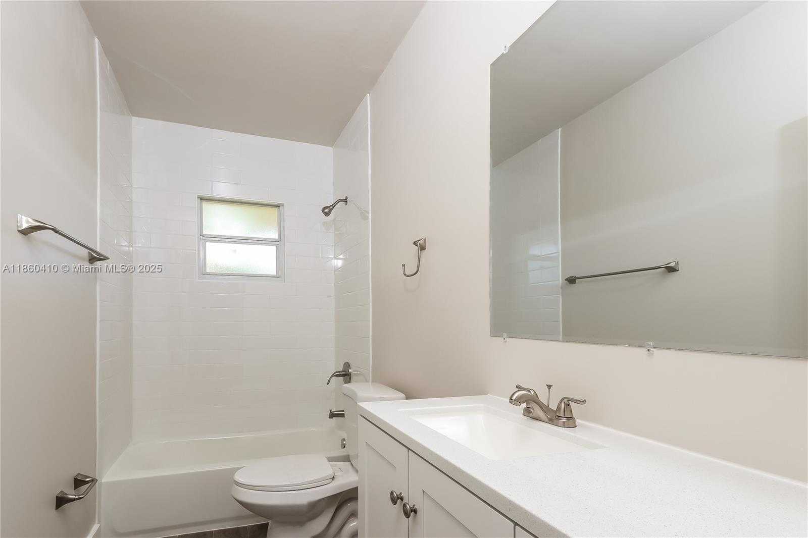 Small Image of 523 PLYMOUTH RD, West Palm Beach Number 9