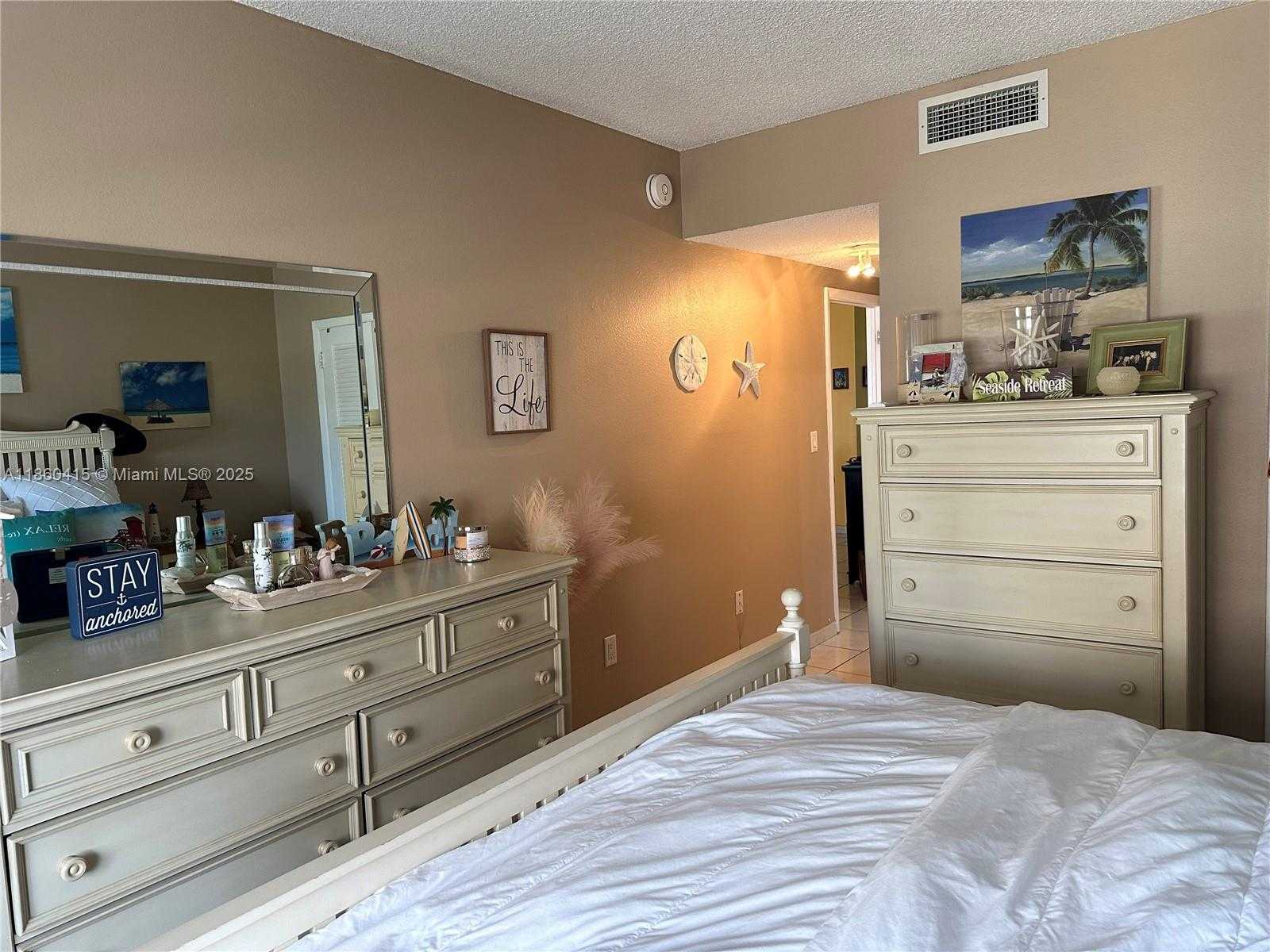 Small Image of 1950 SOUTH OCEAN DR #4B, Hallandale Beach Number 11