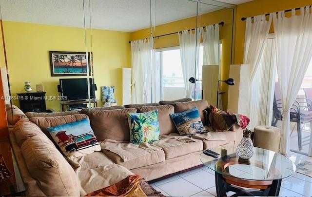 Small Image of 1950 SOUTH OCEAN DR #4B, Hallandale Beach Number 2