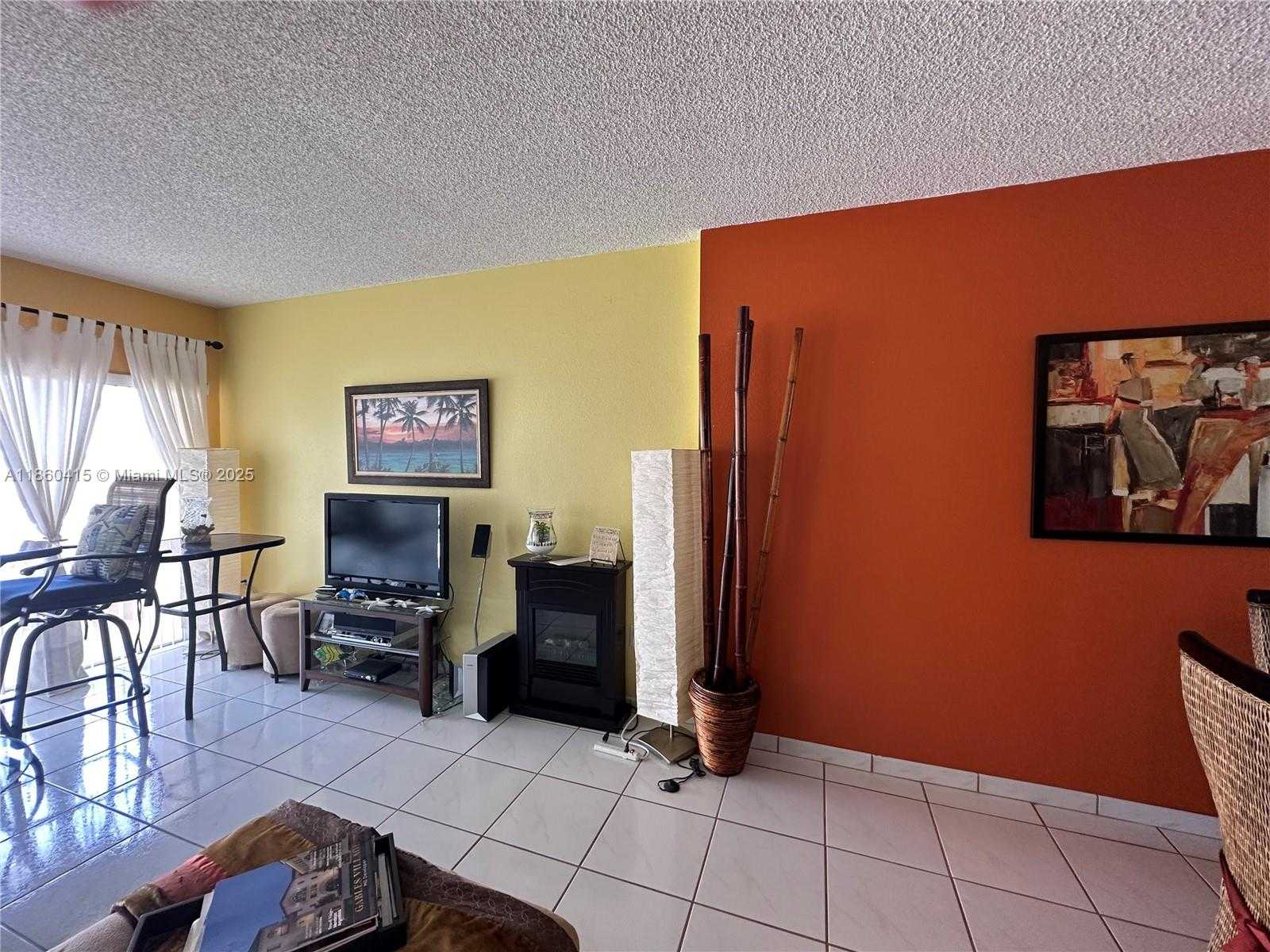 Small Image of 1950 SOUTH OCEAN DR #4B, Hallandale Beach Number 3