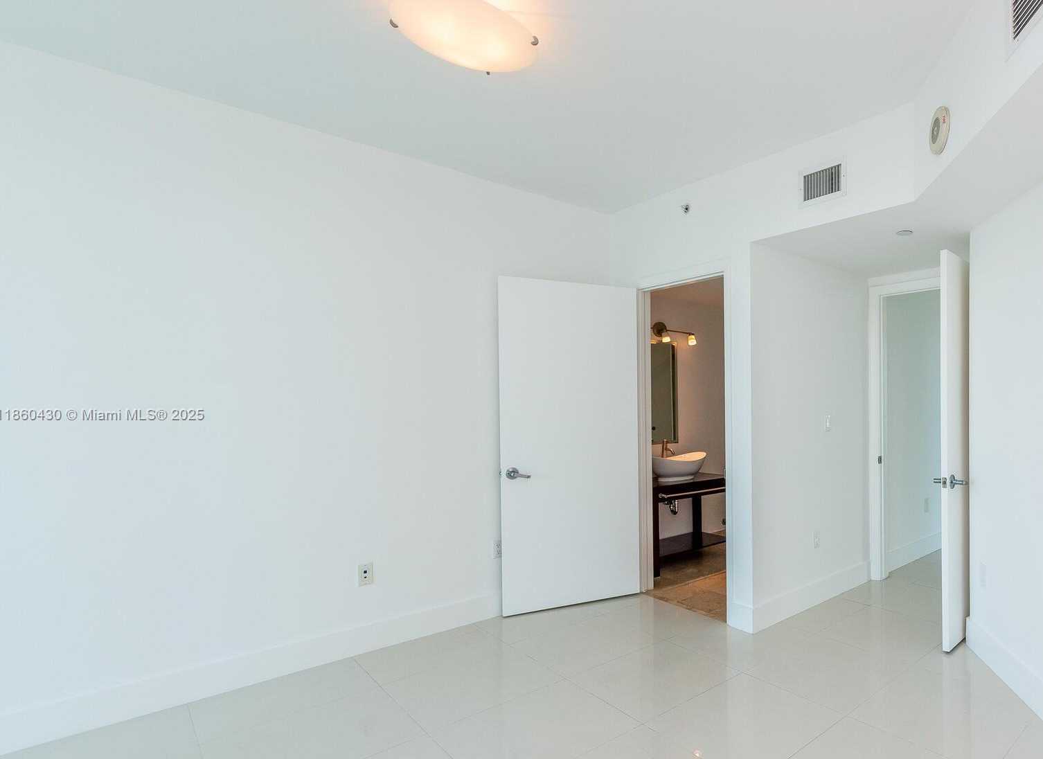 Small Image of 350 SOUTH MIAMI AVE #2214, Miami Number 77
