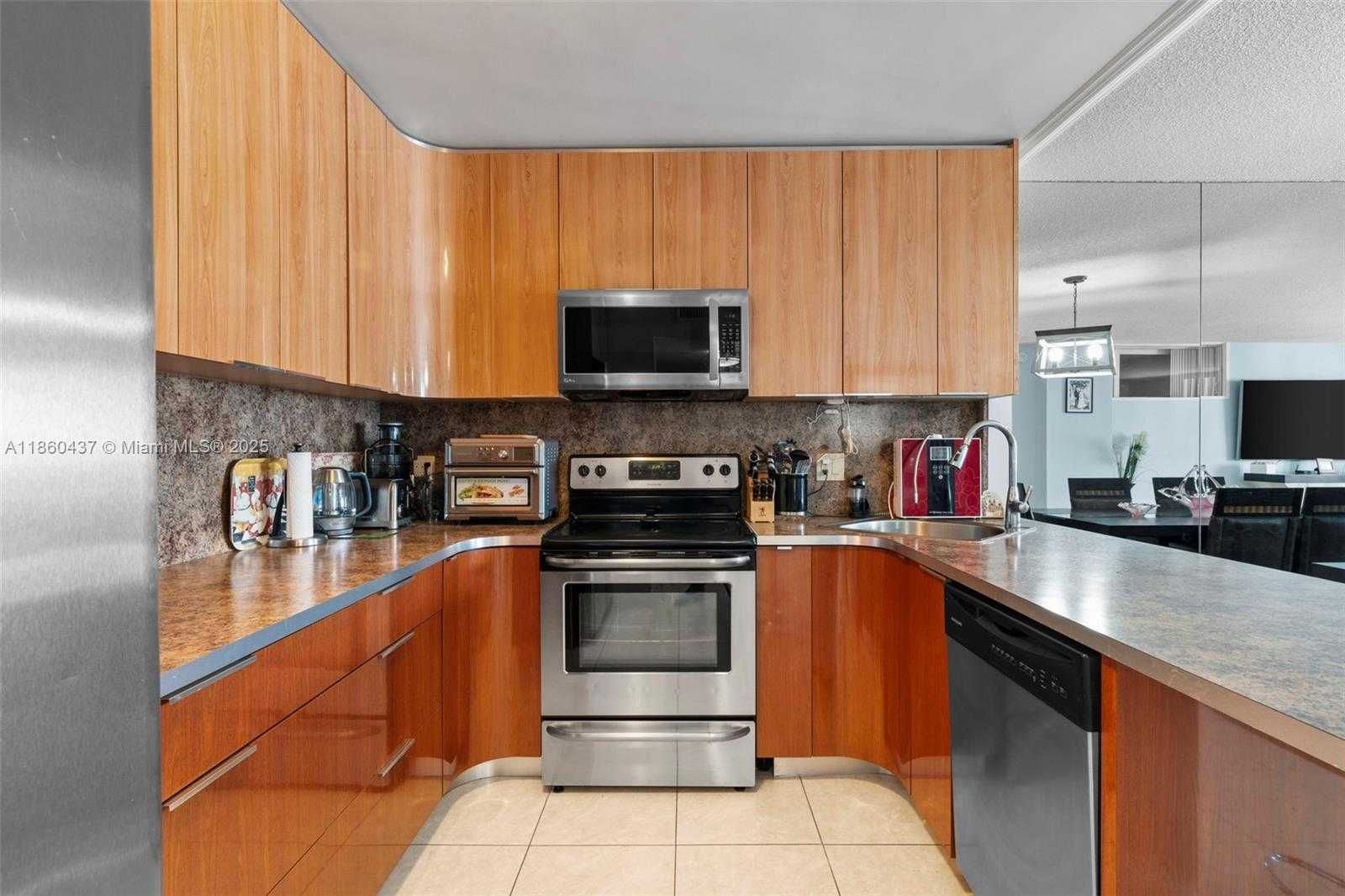 Small Image of 1865 SOUTH OCEAN DR #11D, Hallandale Beach Number 10