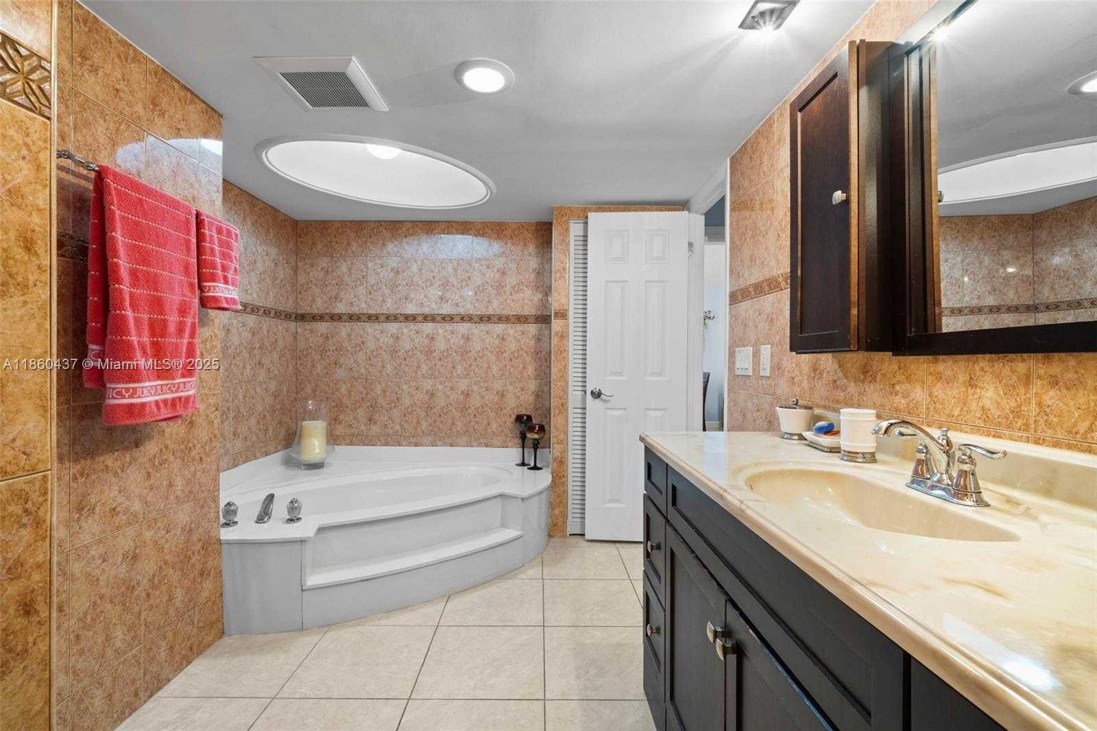 Small Image of 1865 SOUTH OCEAN DR #11D, Hallandale Beach Number 17