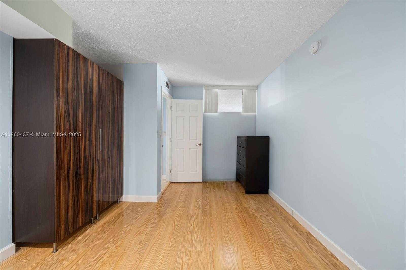 Small Image of 1865 SOUTH OCEAN DR #11D, Hallandale Beach Number 19