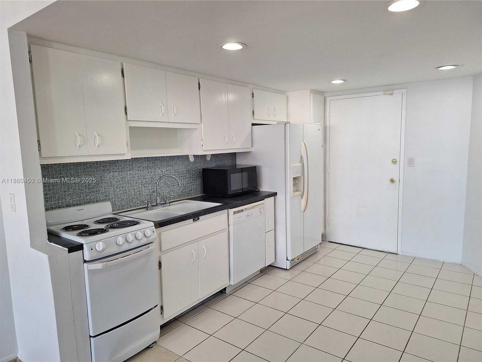 Small Image of 1351 NORTH EAST MIAMI GARDENS DR #1222E, Miami Number 2