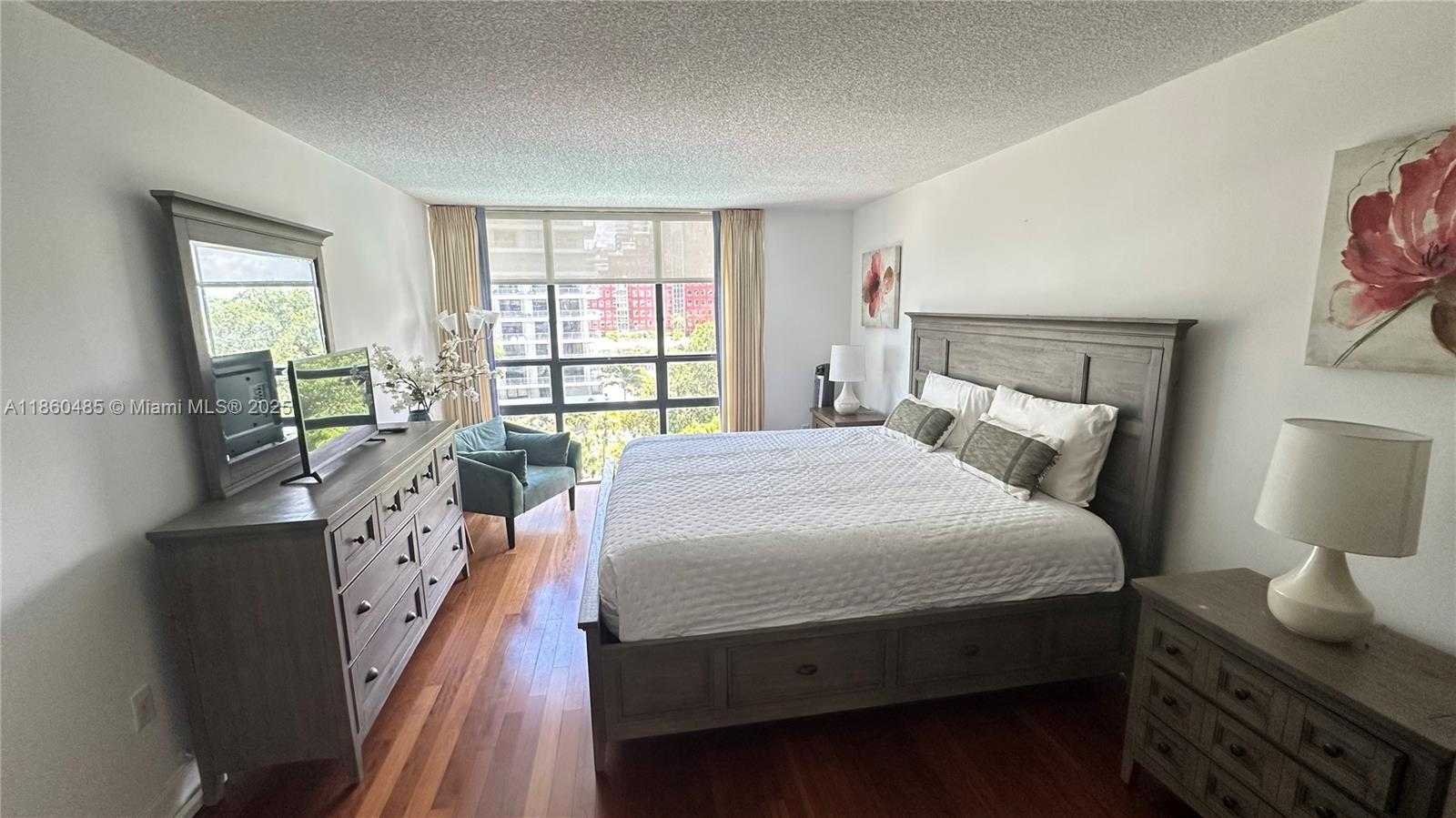 Small Image of 1450 BRICKELL BAY DR #605, Miami Number 19