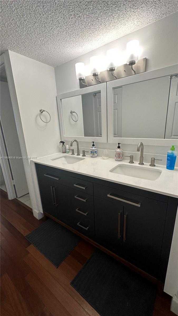 Small Image of 1450 BRICKELL BAY DR #605, Miami Number 23
