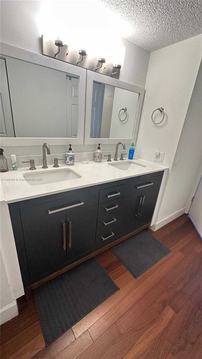 Small Image of 1450 BRICKELL BAY DR #605, Miami Number 24