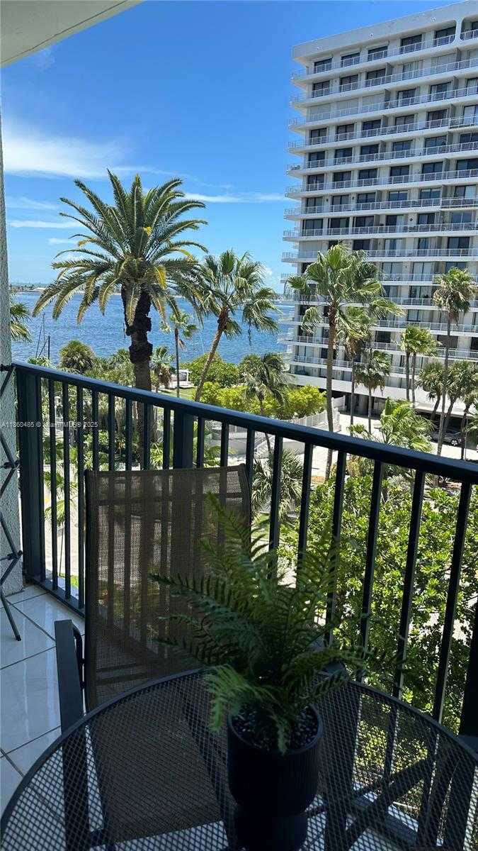 Small Image of 1450 BRICKELL BAY DR #605, Miami Number 34