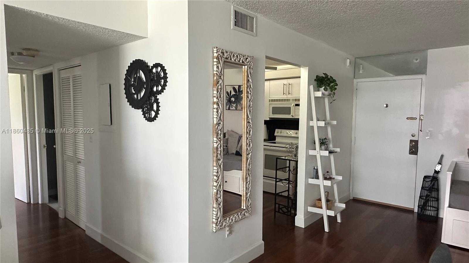 Small Image of 1450 BRICKELL BAY DR #605, Miami Number 40