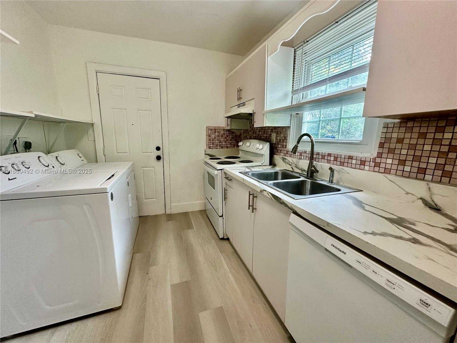 Small Image of 1250 NORTH WEST 43RD ST #1250, Miami Number 7