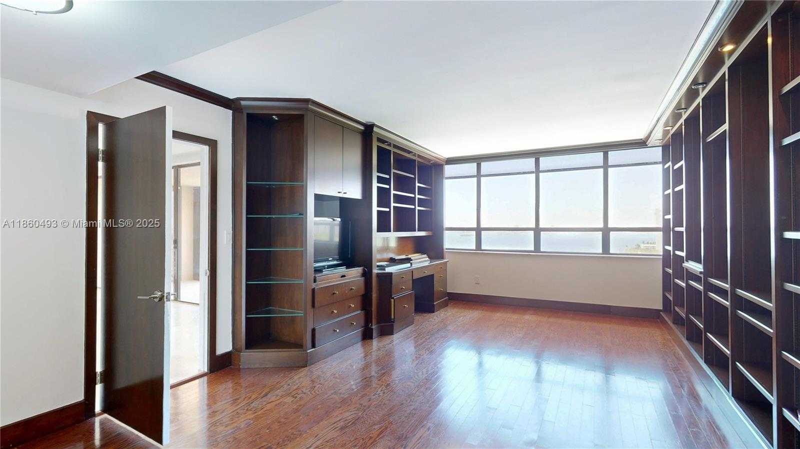 Small Image of 11113 BISCAYNE BLVD #1553, Miami Number 16