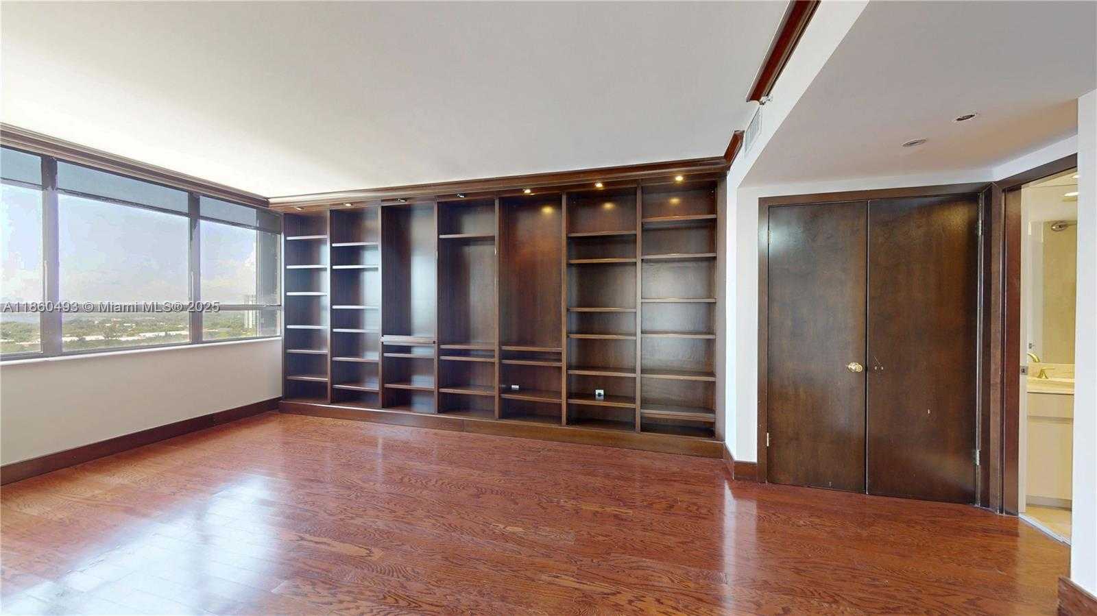 Small Image of 11113 BISCAYNE BLVD #1553, Miami Number 17