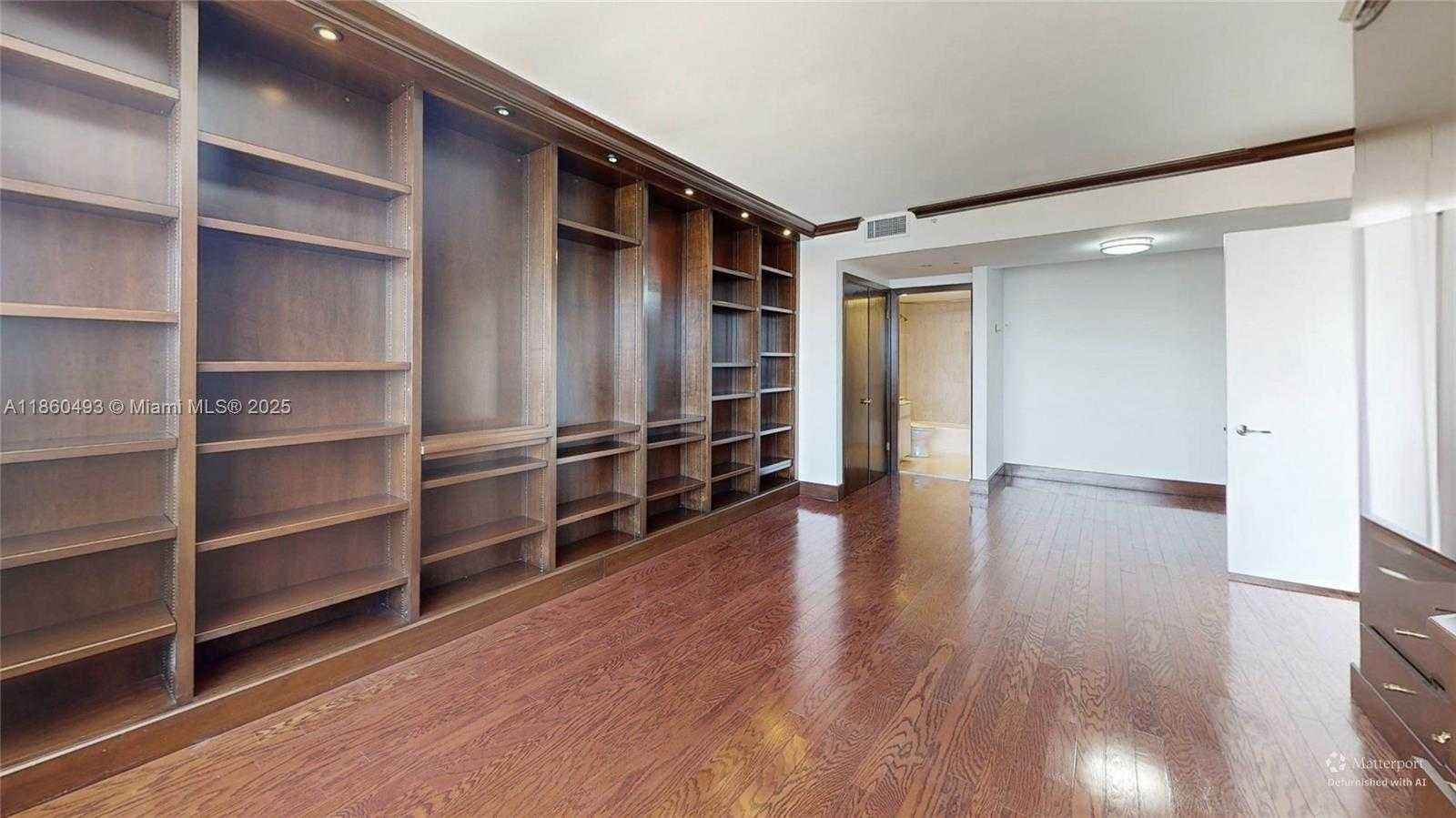Small Image of 11113 BISCAYNE BLVD #1553, Miami Number 18