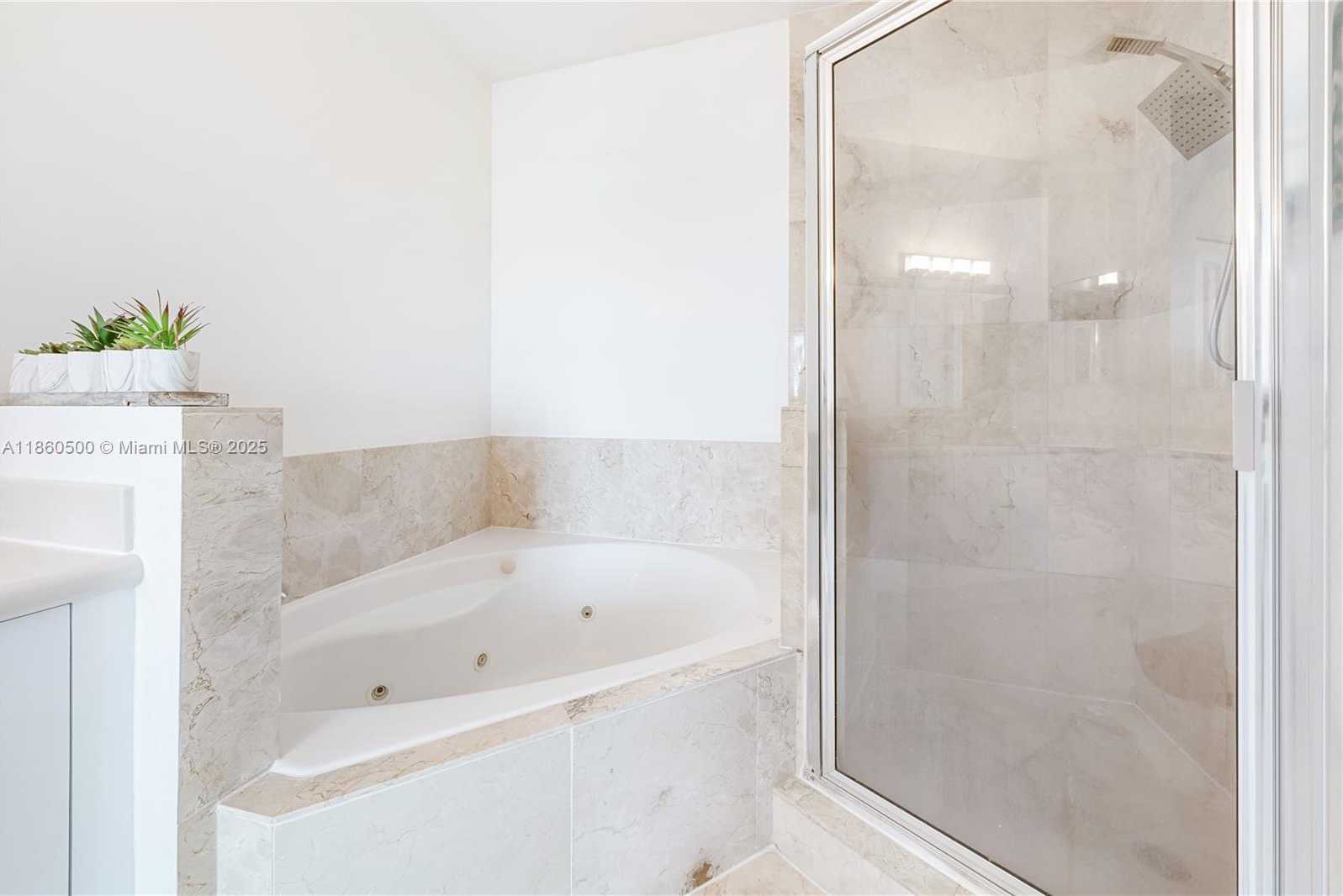 Small Image of 7900 HARBOR ISLAND DR #PH14, North Bay Village Number 16