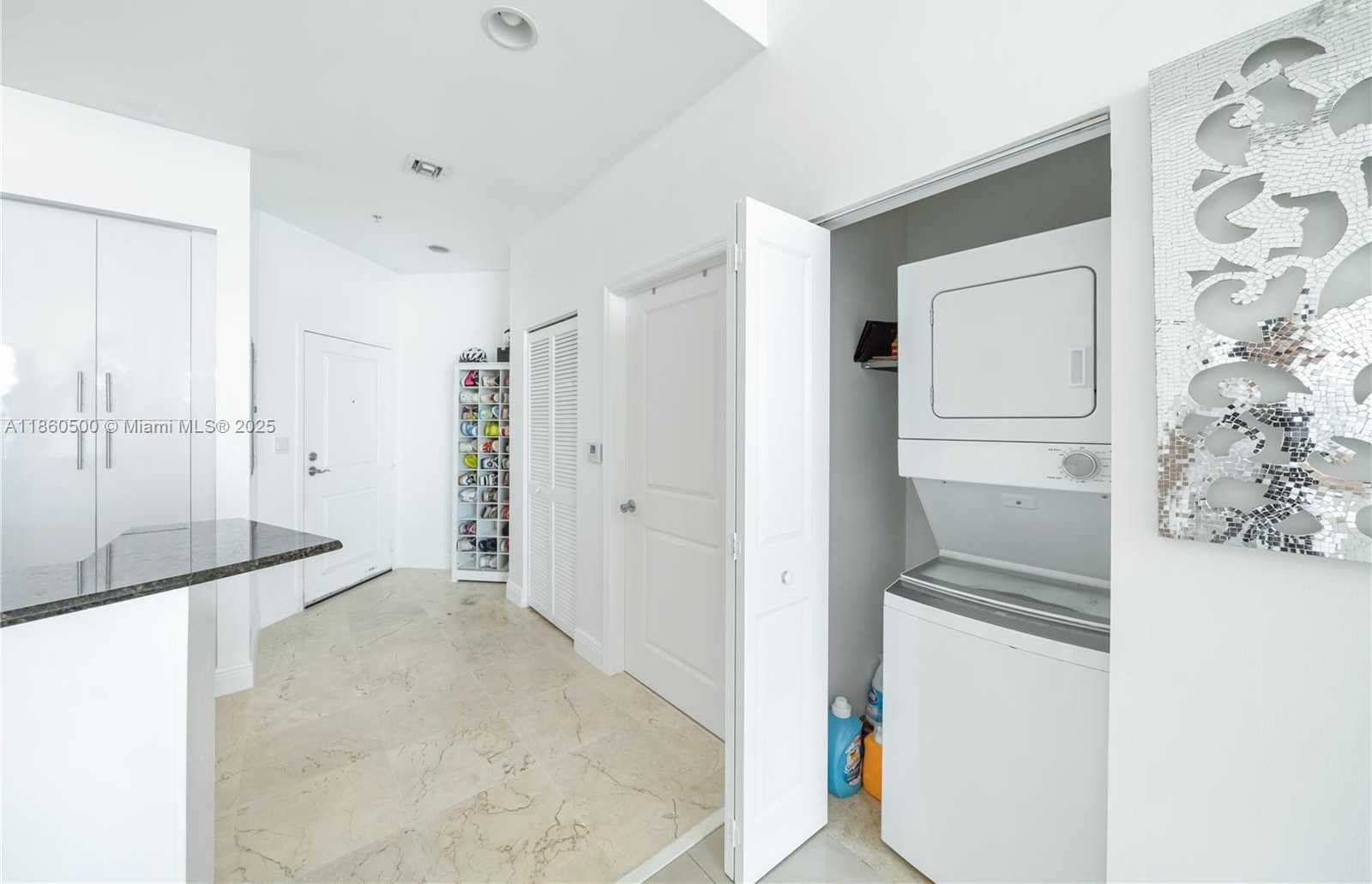 Small Image of 7900 HARBOR ISLAND DR #PH14, North Bay Village Number 27