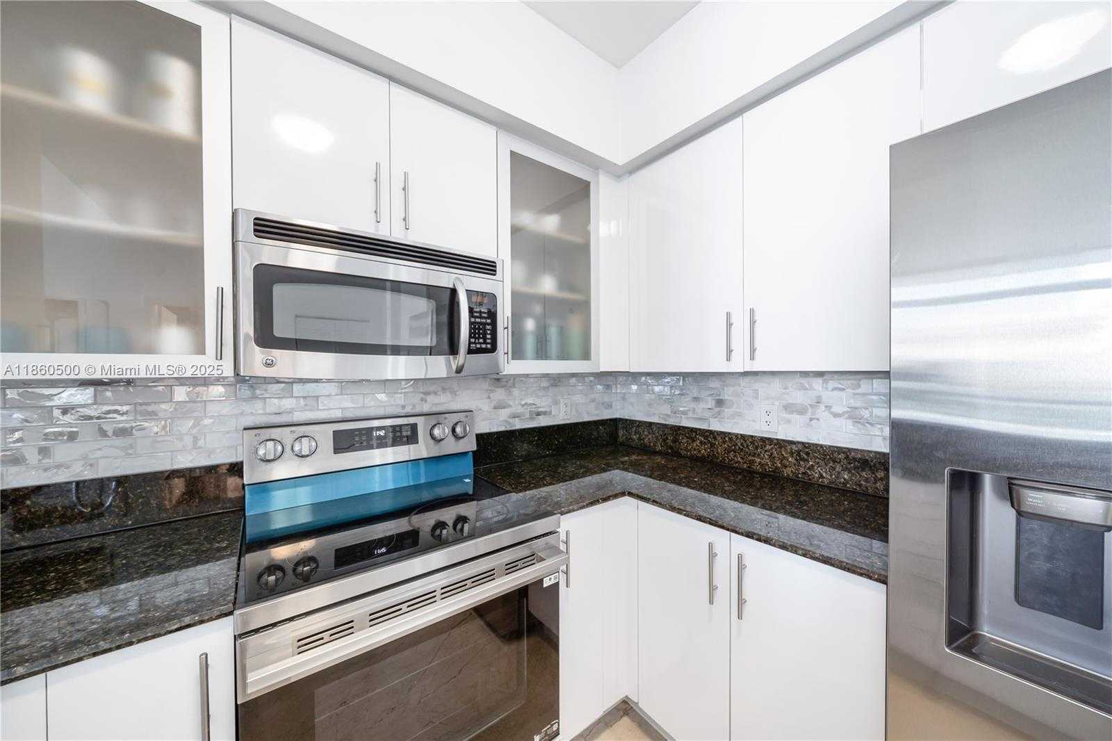 Small Image of 7900 HARBOR ISLAND DR #PH14, North Bay Village Number 4