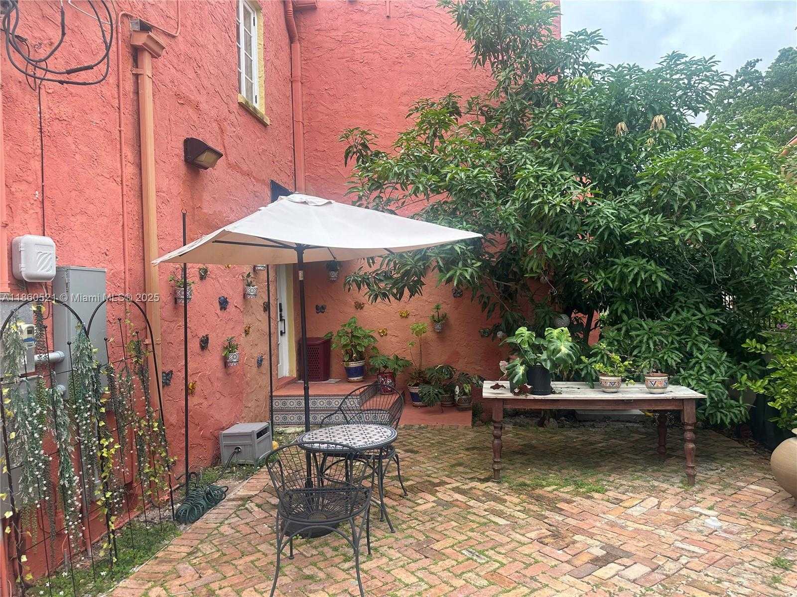 Small Image of 915 FERDINAND ST #915, Coral Gables Number 16