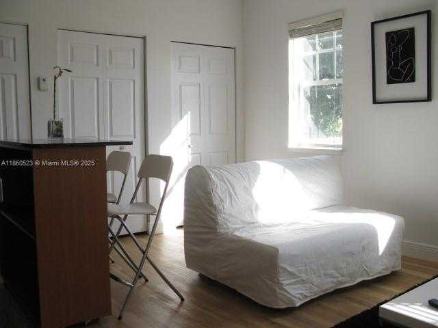 Small Image of 1244 PENNSYLVANIA AVE #303, Miami Beach Number 3