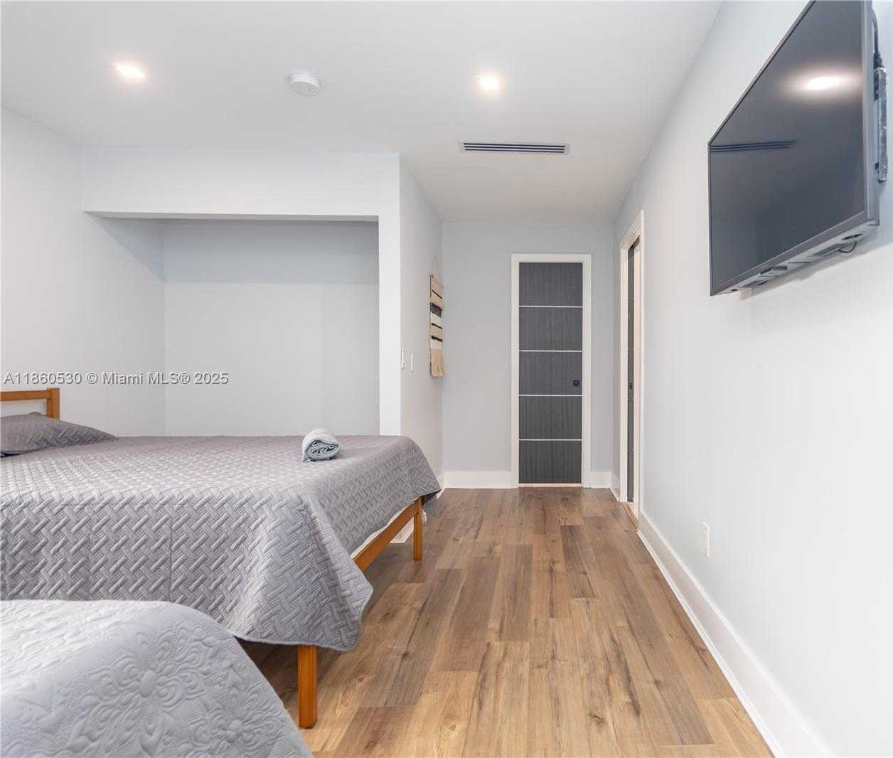 Small Image of 3850 SOUTH WEST 130TH AVE, Miami Number 42