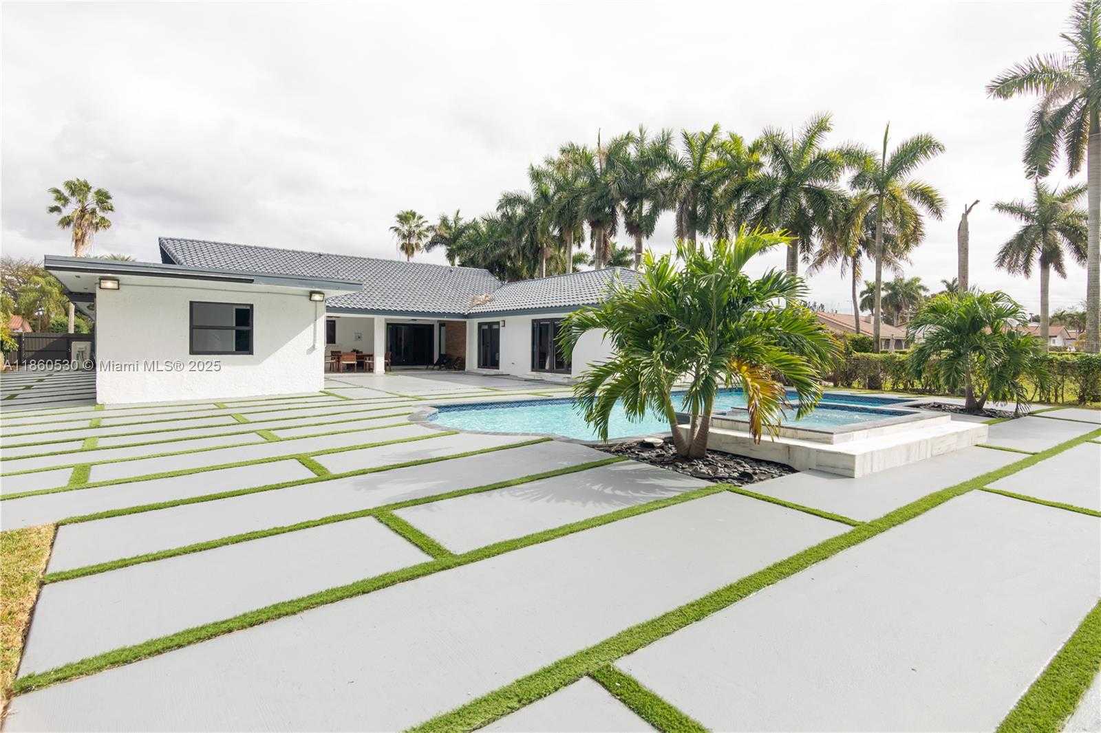 Small Image of 3850 SOUTH WEST 130TH AVE, Miami Number 82