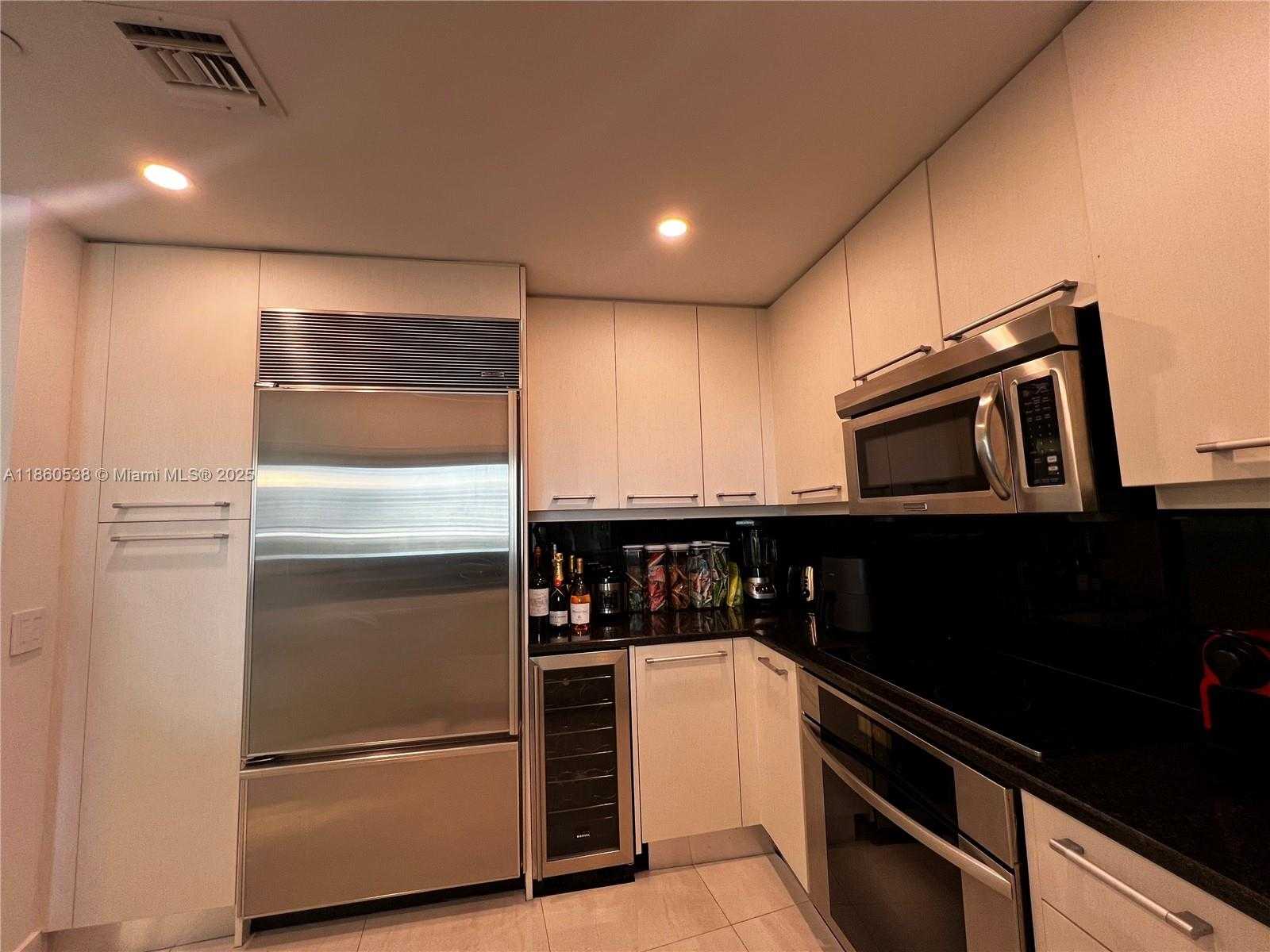 Small Image of 901 BRICKELL KEY BLVD #1509, Miami Number 4
