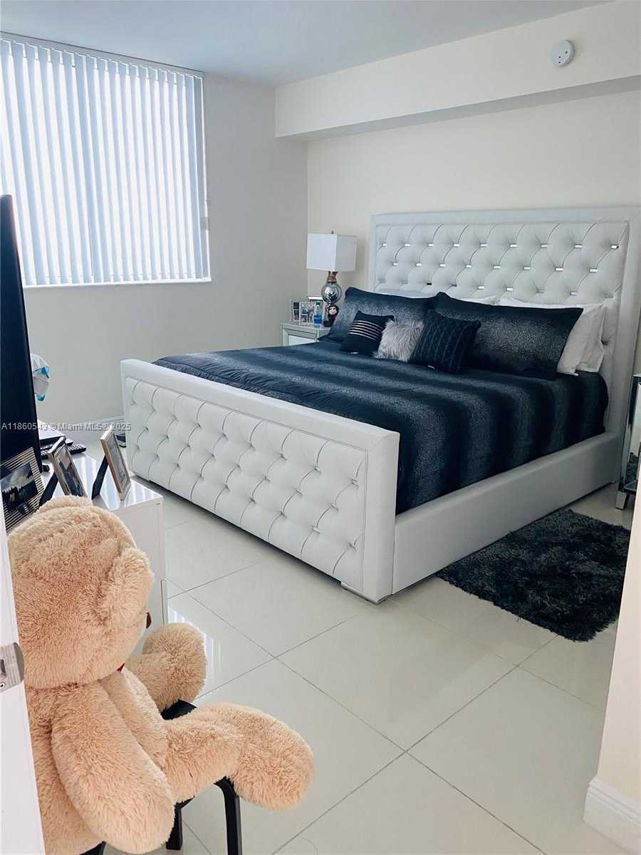Small Image of 1861 NORTH WEST S RIVER DR #904, Miami Number 5