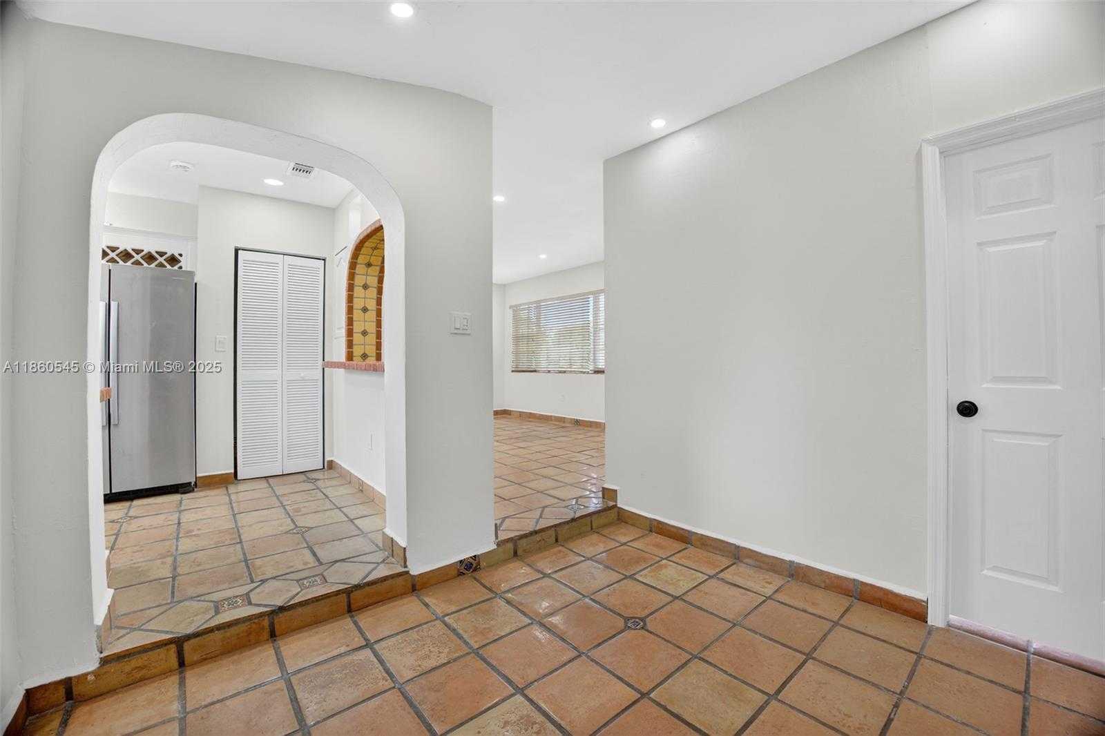 Small Image of 7941 SOUTH WEST 37TH TER, Miami Number 12