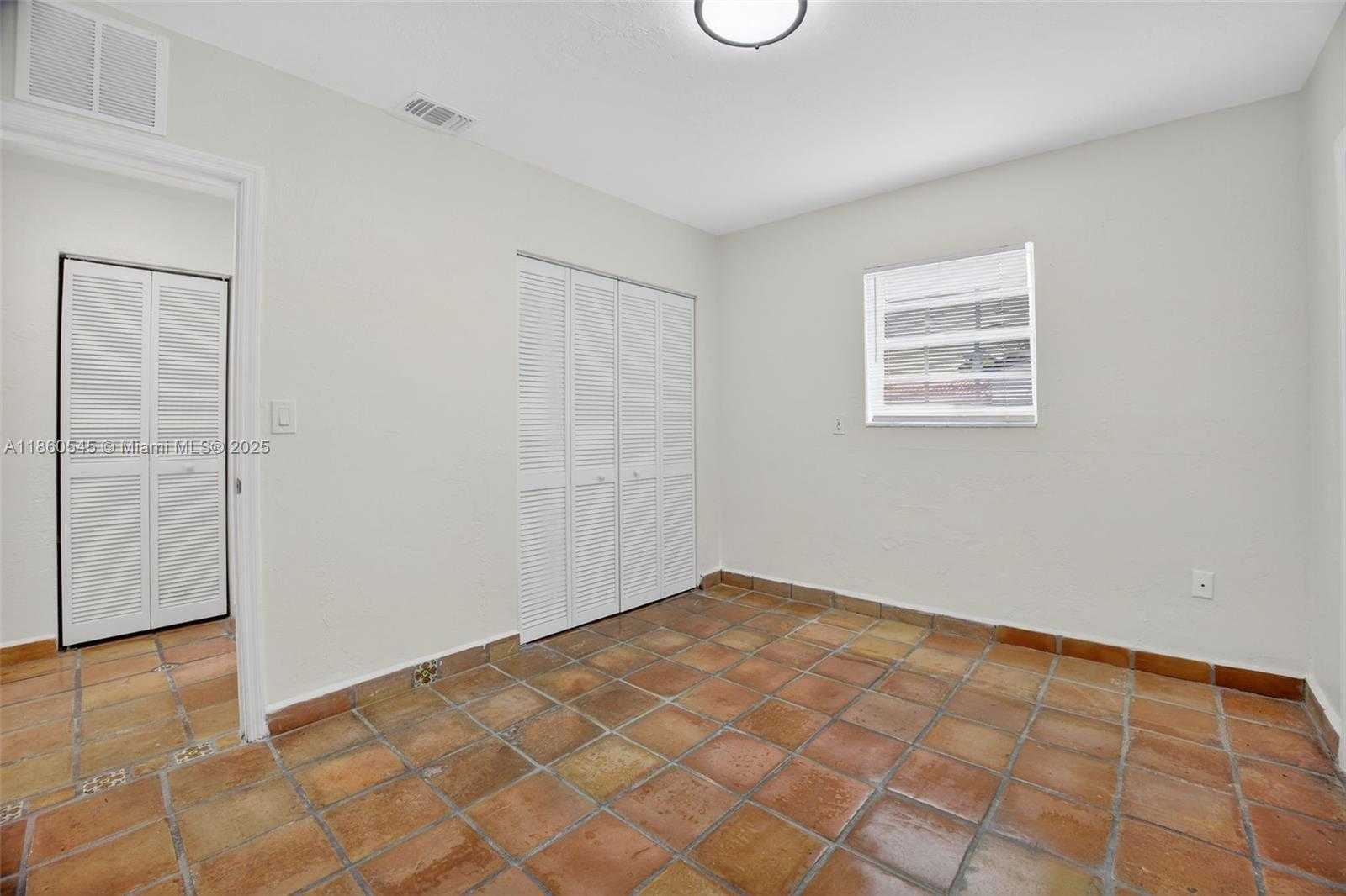 Small Image of 7941 SOUTH WEST 37TH TER, Miami Number 16