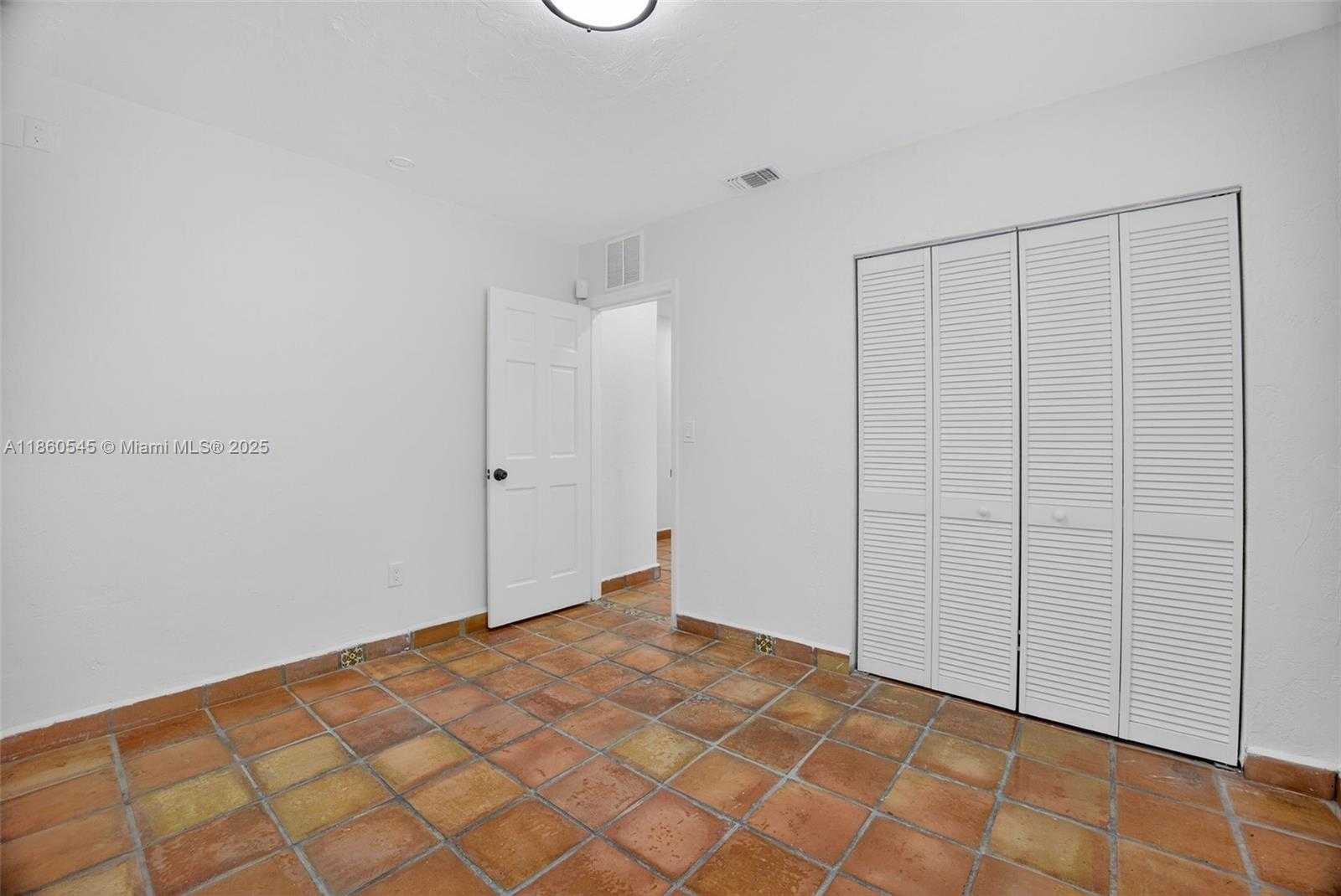 Small Image of 7941 SOUTH WEST 37TH TER, Miami Number 19