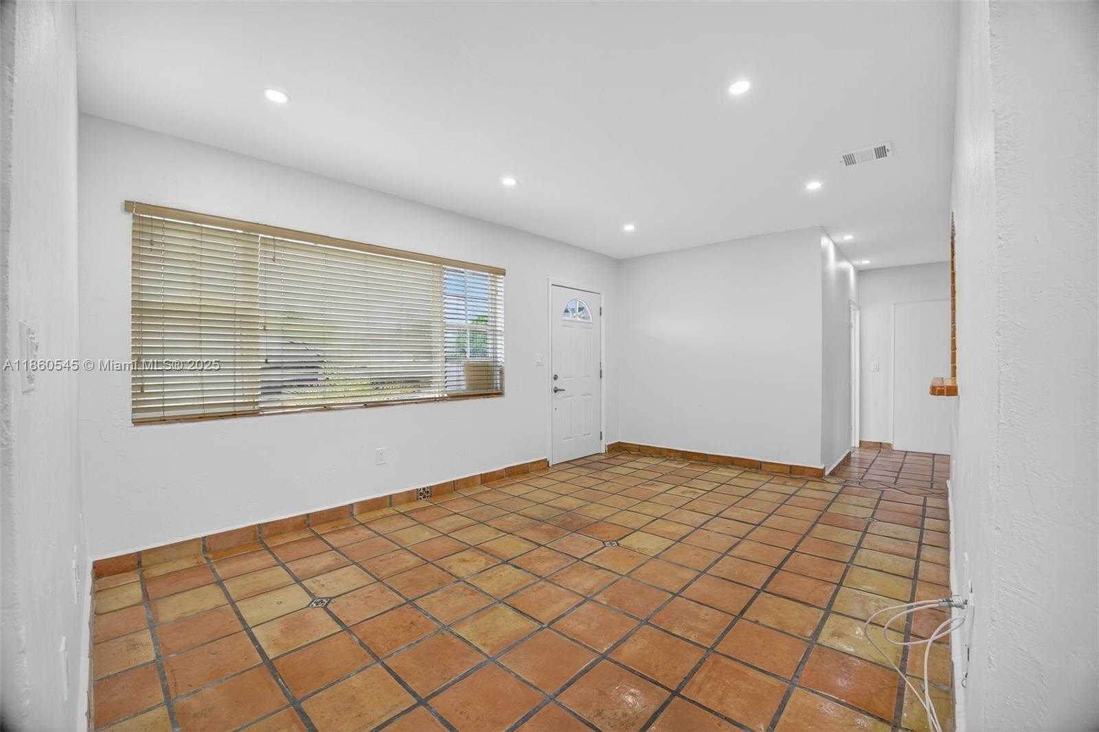 Small Image of 7941 SOUTH WEST 37TH TER, Miami Number 2