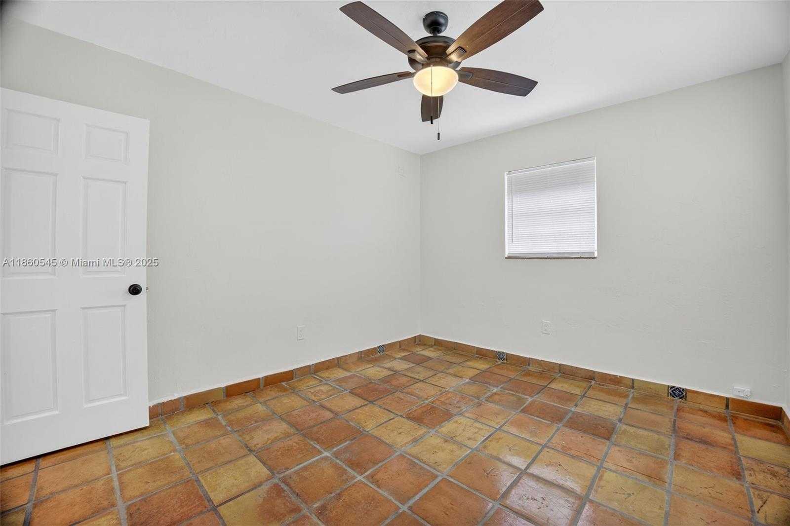 Small Image of 7941 SOUTH WEST 37TH TER, Miami Number 23