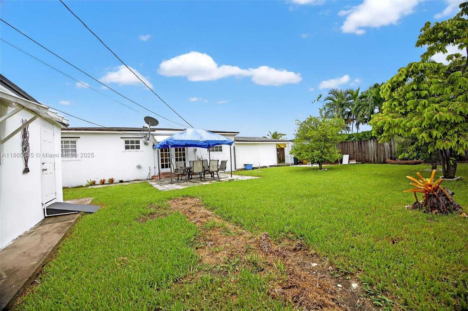 Small Image of 7941 SOUTH WEST 37TH TER, Miami Number 29