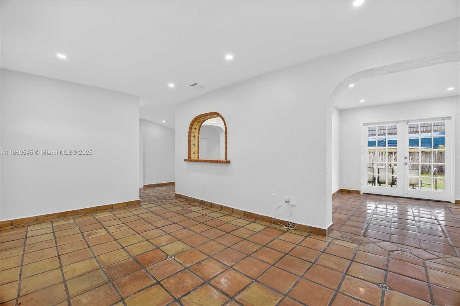 Small Image of 7941 SOUTH WEST 37TH TER, Miami Number 3