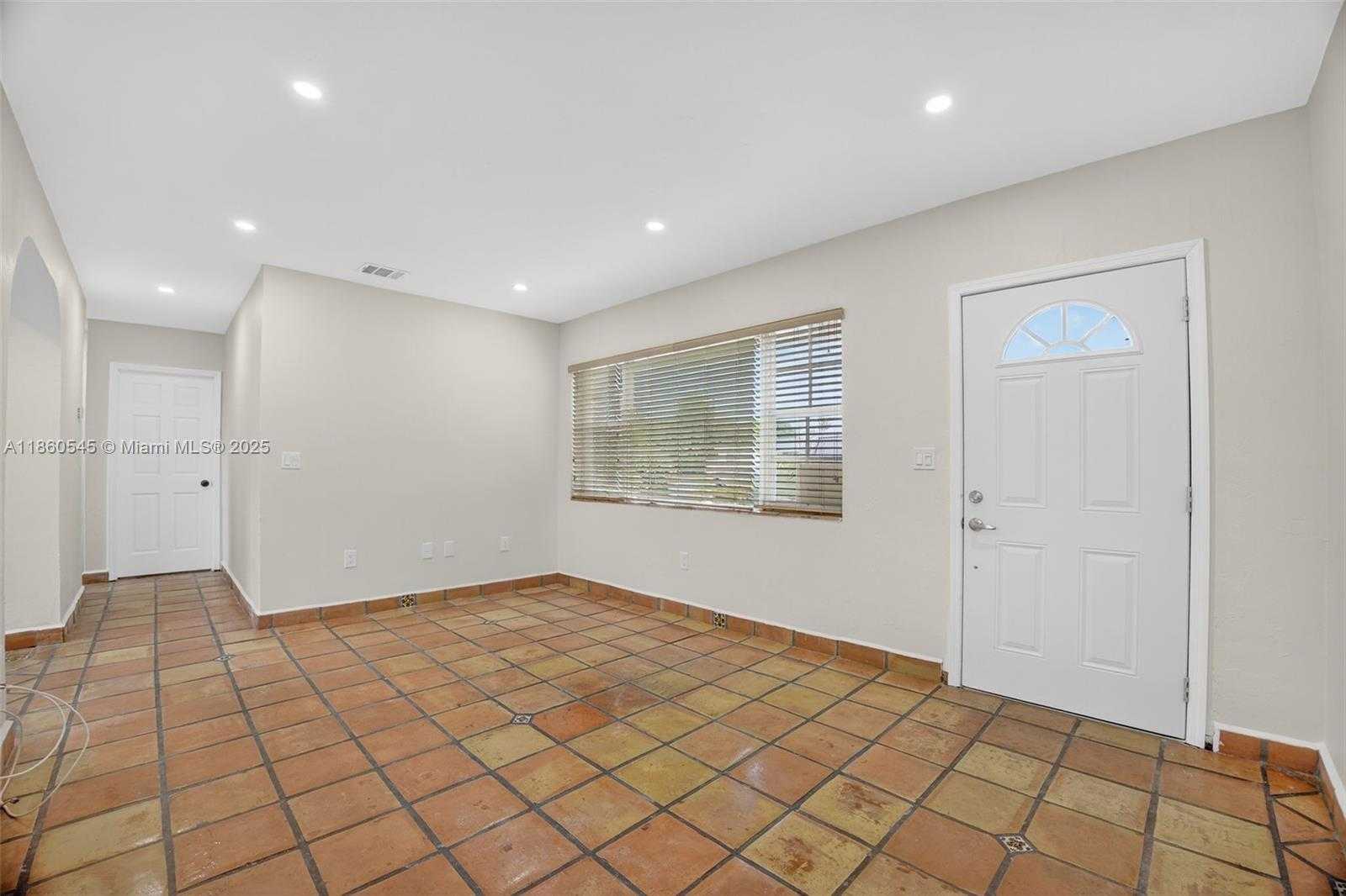 Small Image of 7941 SOUTH WEST 37TH TER, Miami Number 4