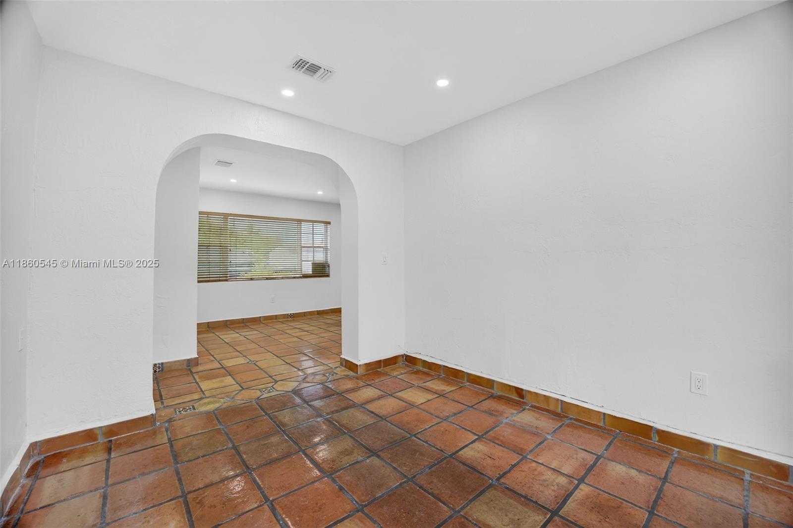 Small Image of 7941 SOUTH WEST 37TH TER, Miami Number 6