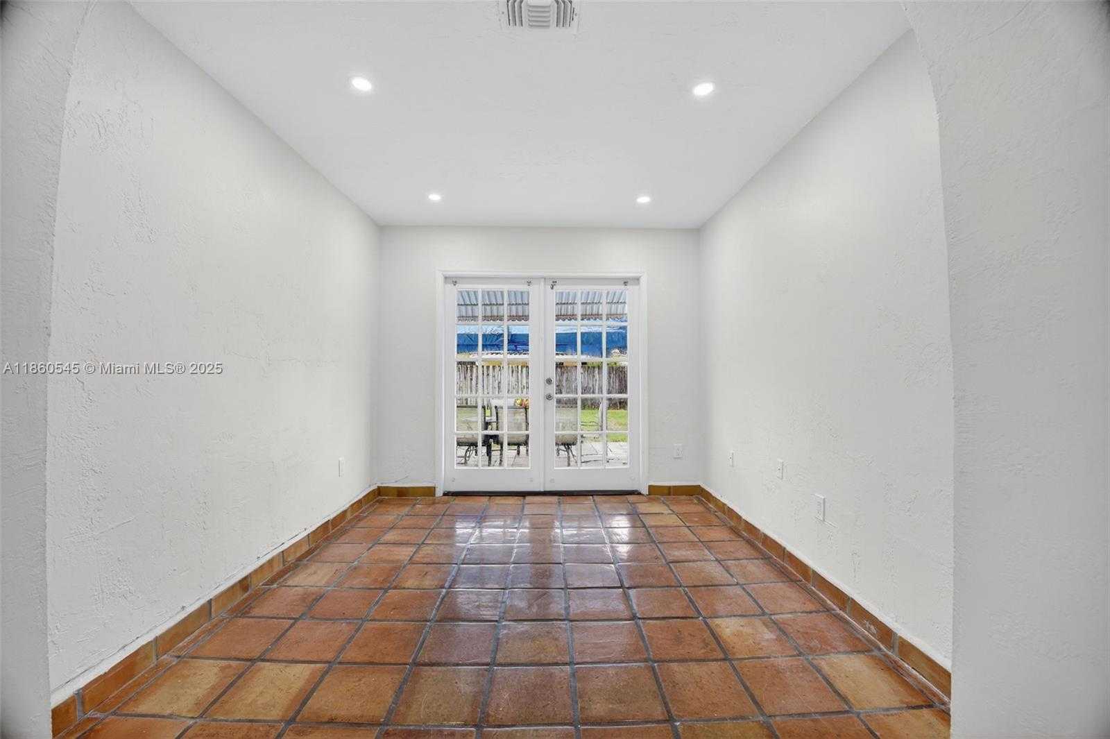 Small Image of 7941 SOUTH WEST 37TH TER, Miami Number 7