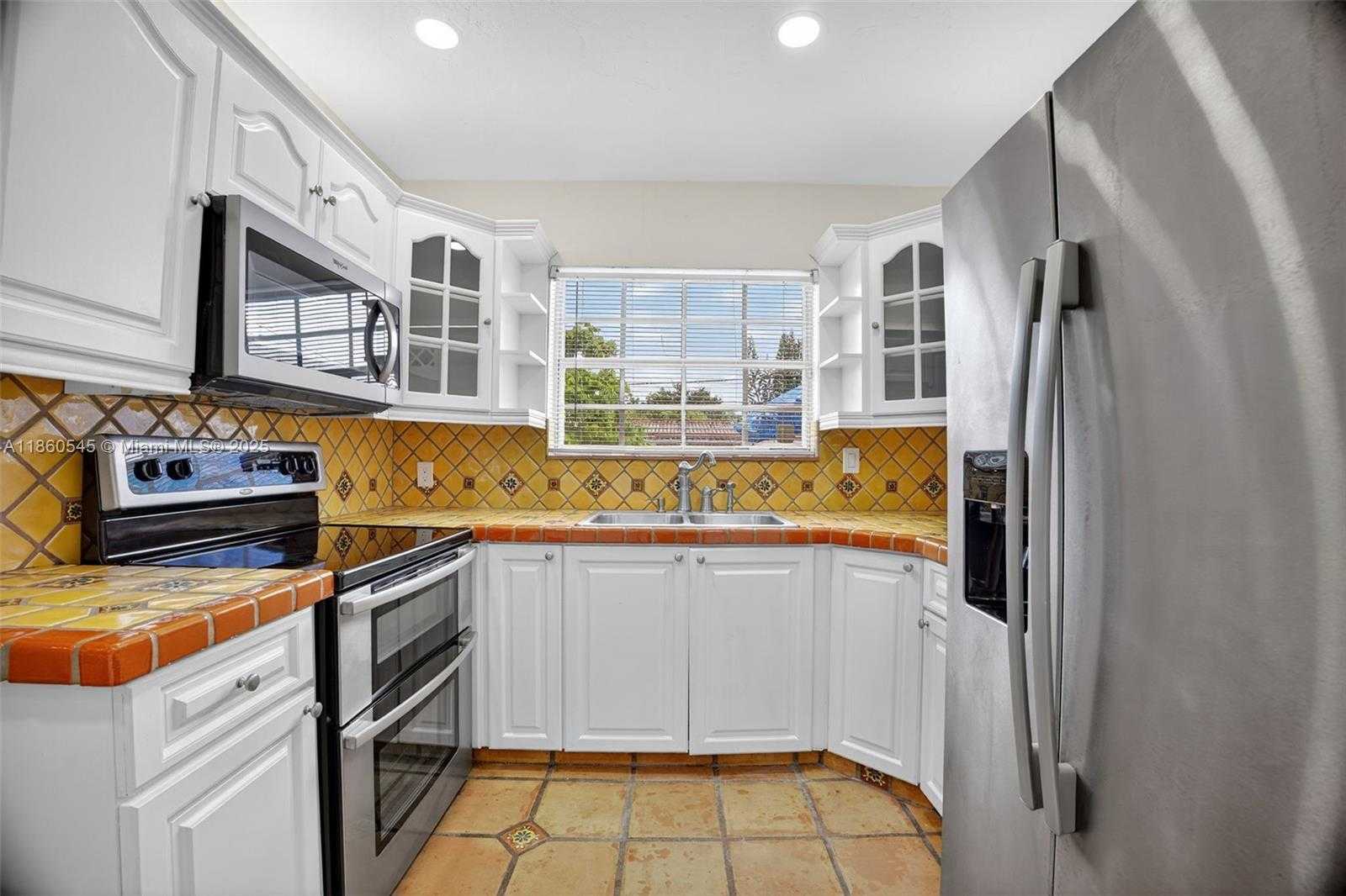 Small Image of 7941 SOUTH WEST 37TH TER, Miami Number 9