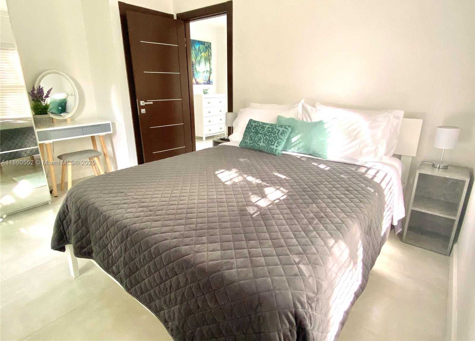 Small Image of 118 NORTH EAST 46TH ST #C, Miami Number 3