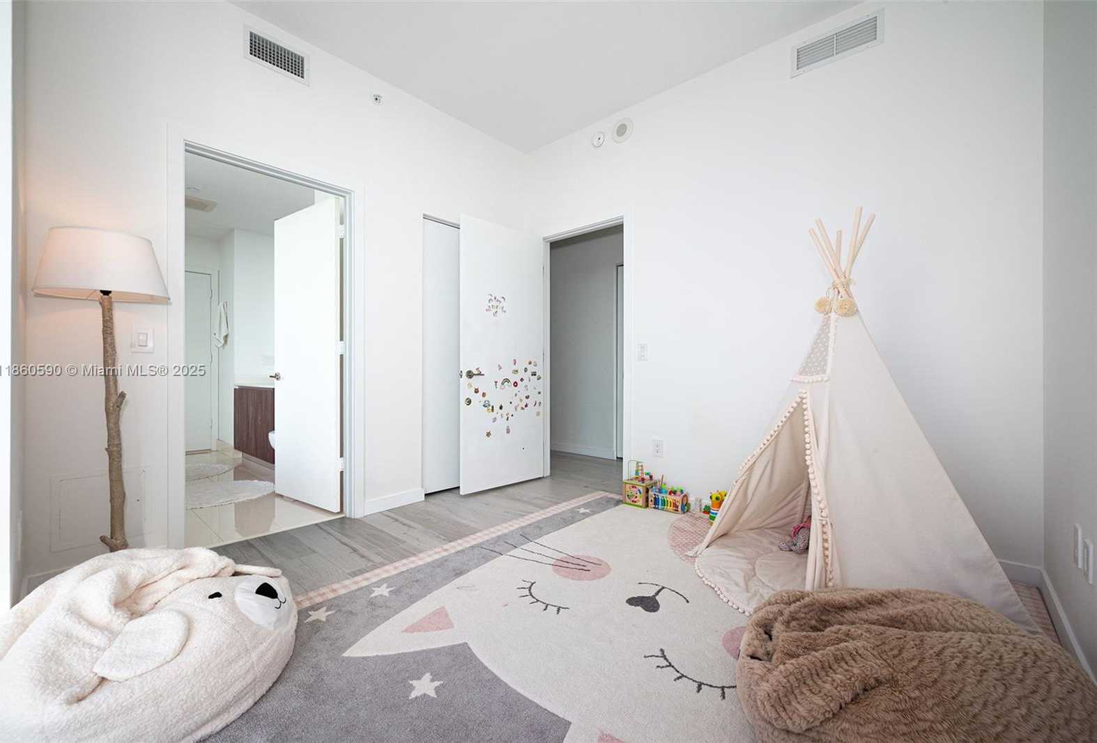 Small Image of 480 NORTH EAST 31ST ST #4807, Miami Number 19