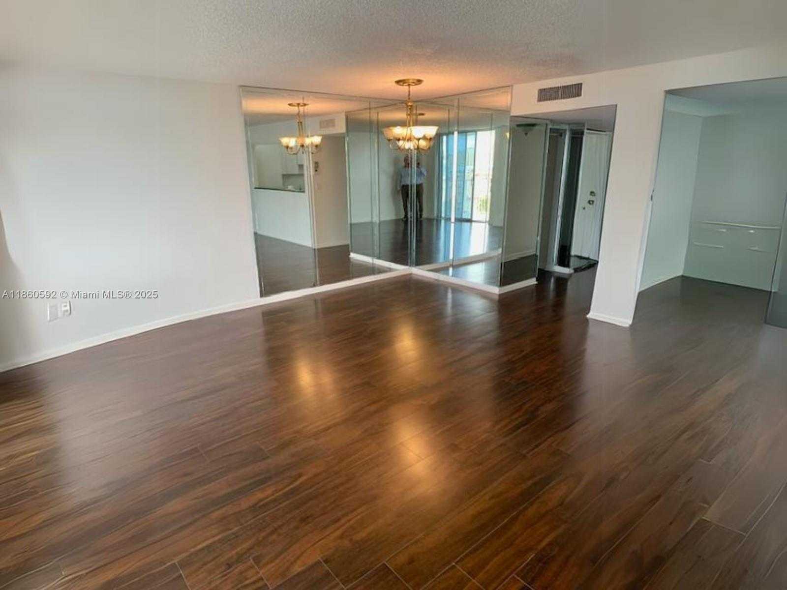 Small Image of 2801 NORTH EAST 183RD ST #1404W, Aventura Number 2