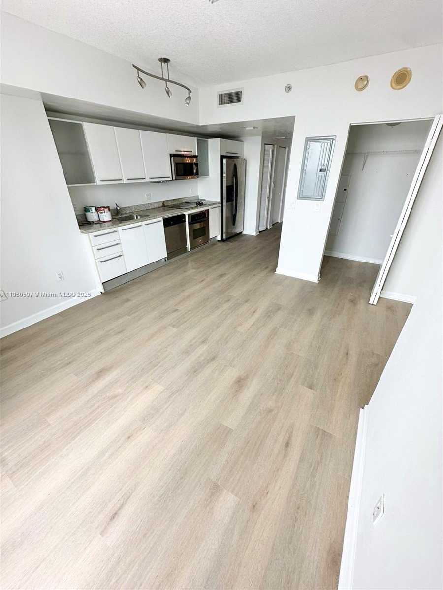 Small Image of 185 SOUTH WEST 7TH ST #4106, Miami Number 8